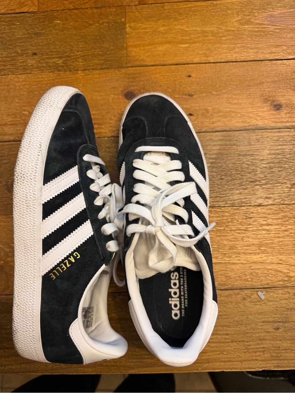 Adidas Gazelle Men’s Black/White Suede Sneakers size  9